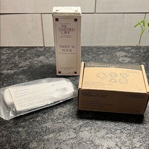 Pampered Chef Twist 'N Pour Corkscrew, Cheese Cutter Set and An Easy Opener.